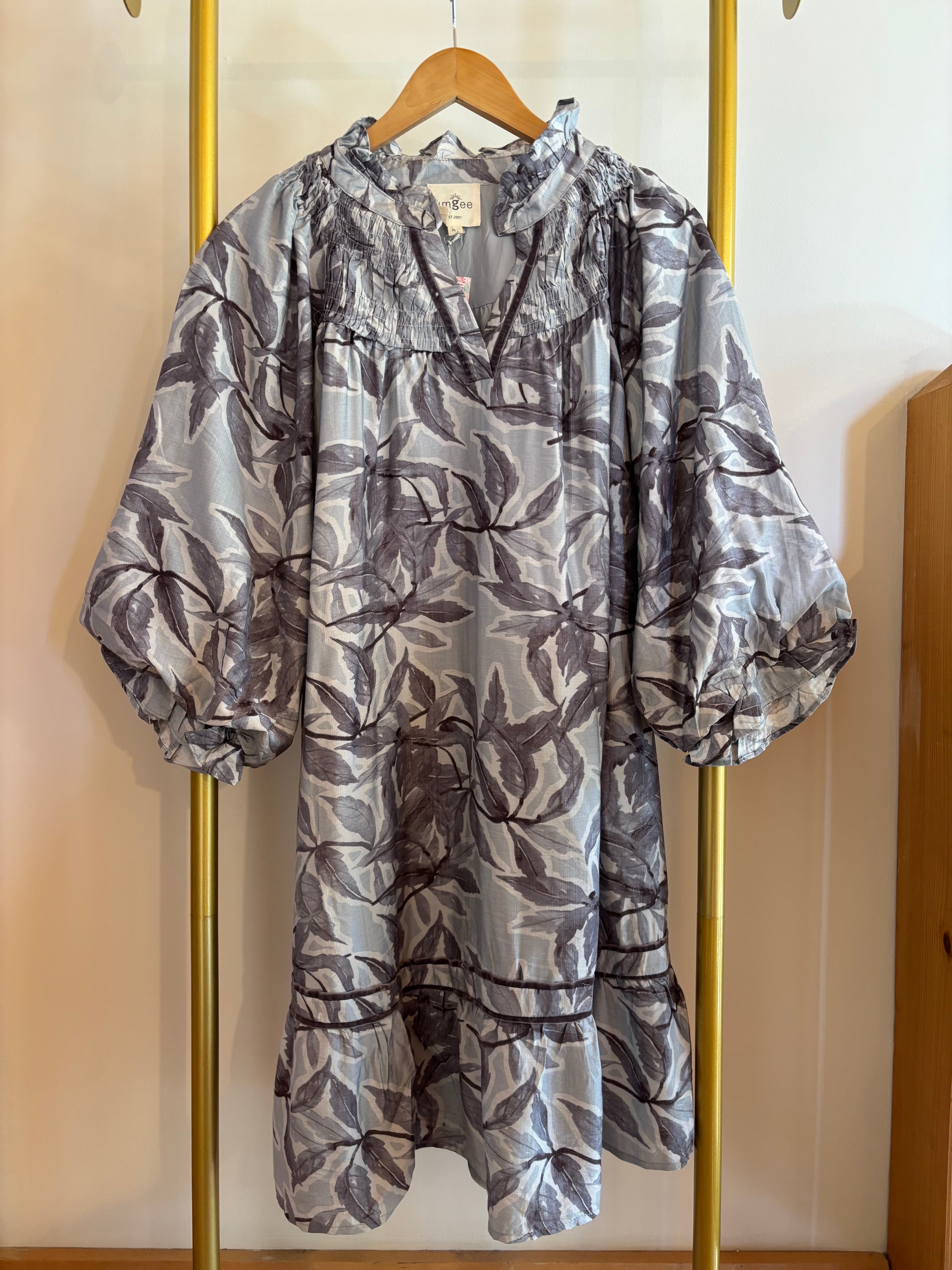 Leaf print maxi dress