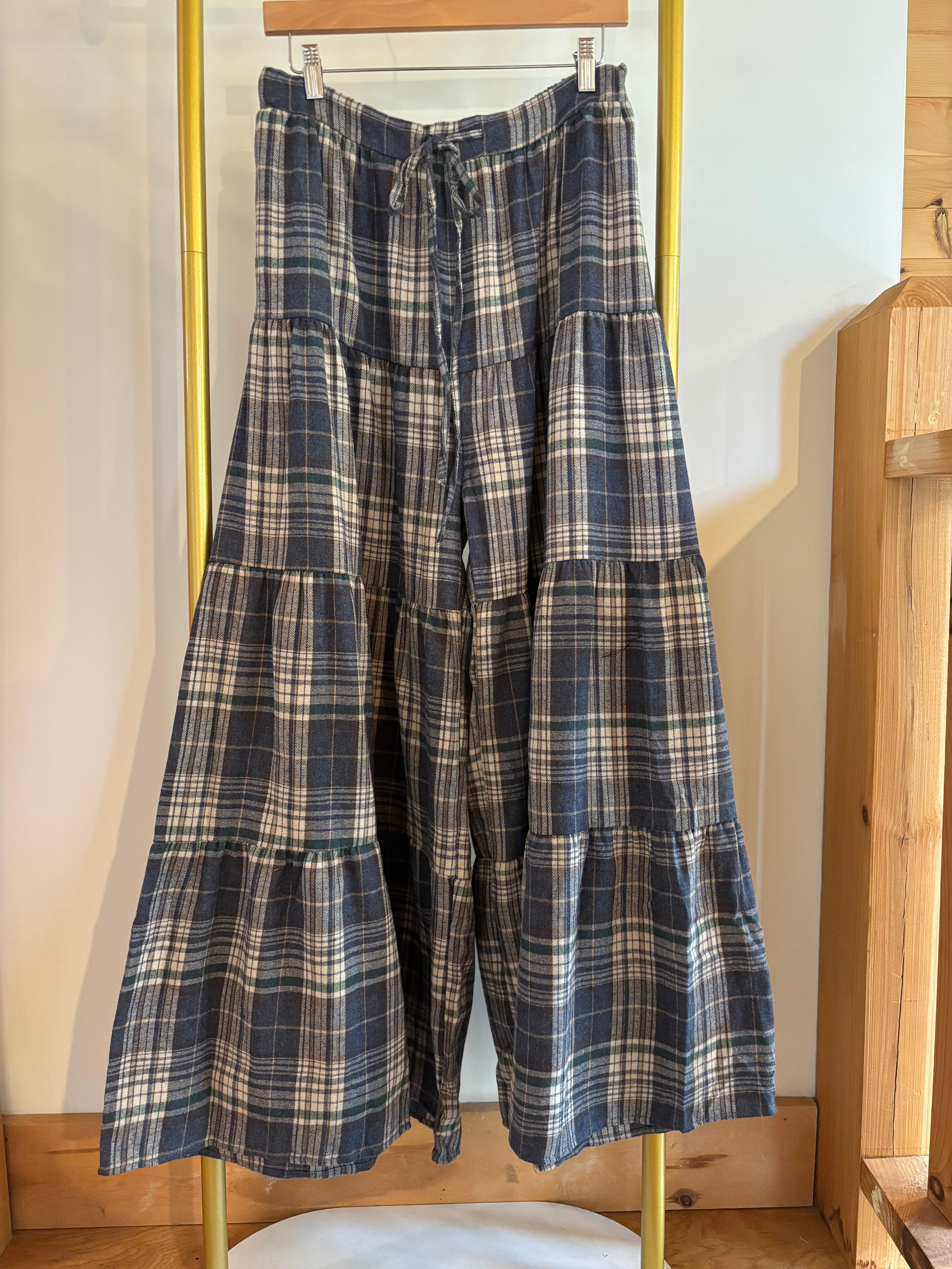 Ruffle pant