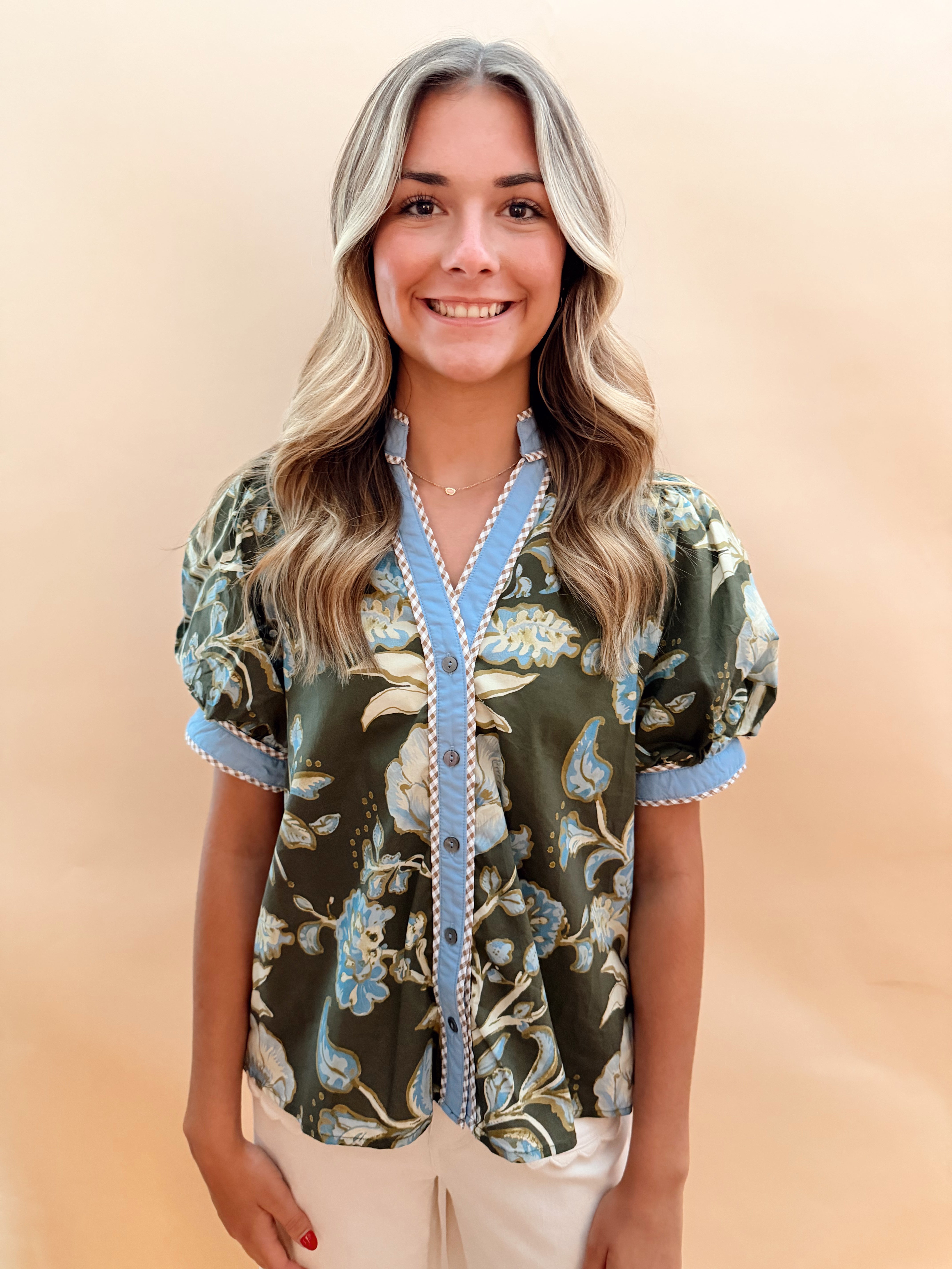 Short Sleeve Buttoned Blouse