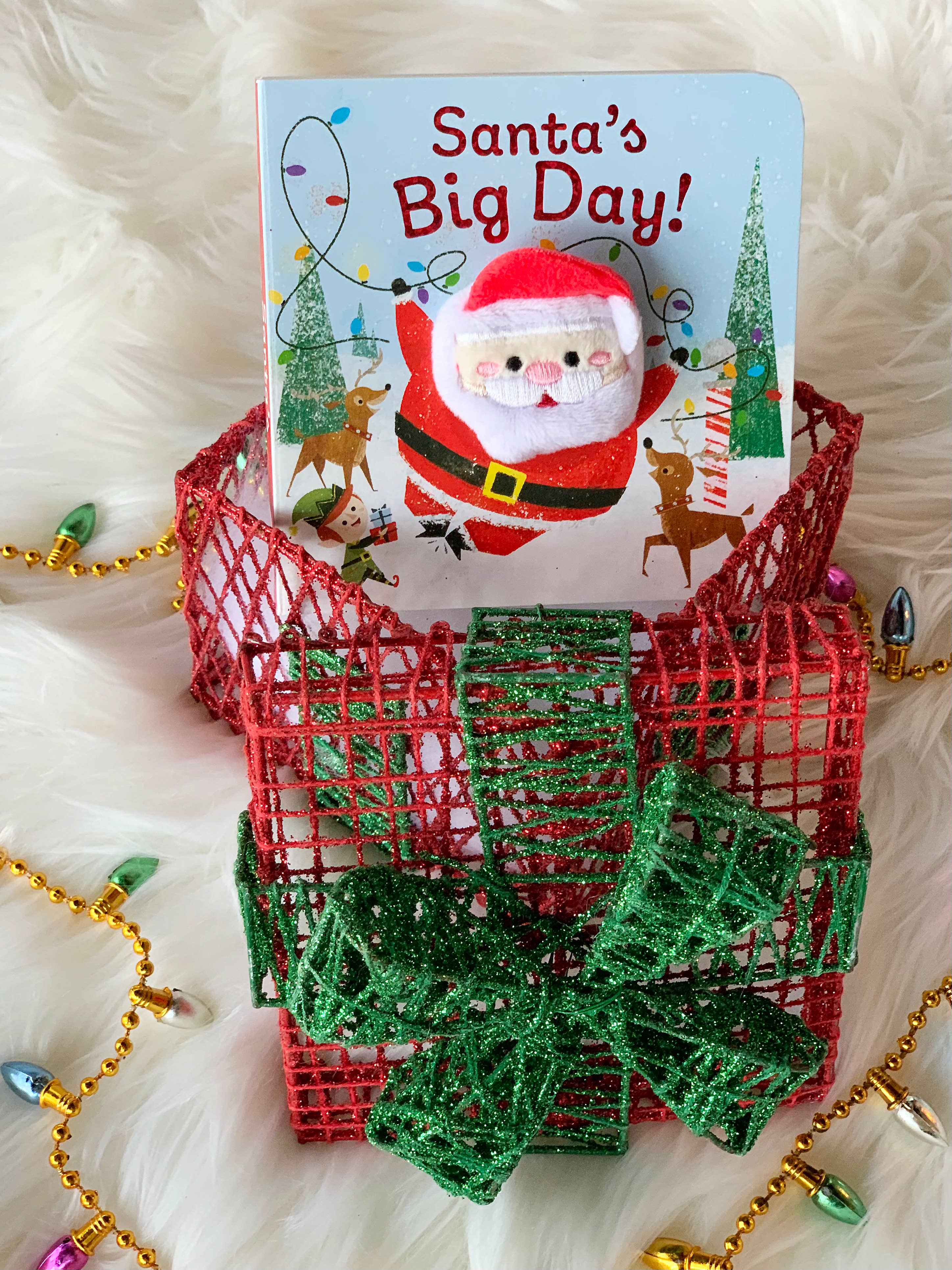 Santa's Big Day Christmas Finger Puppet Board Book