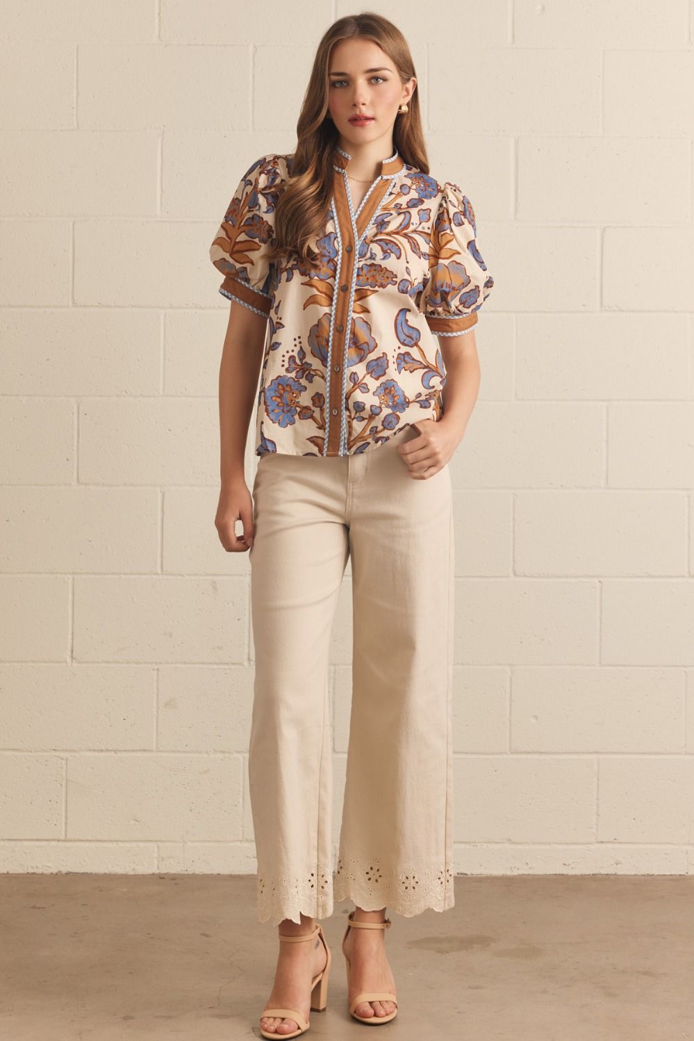 Short sleeve buttoned blouse