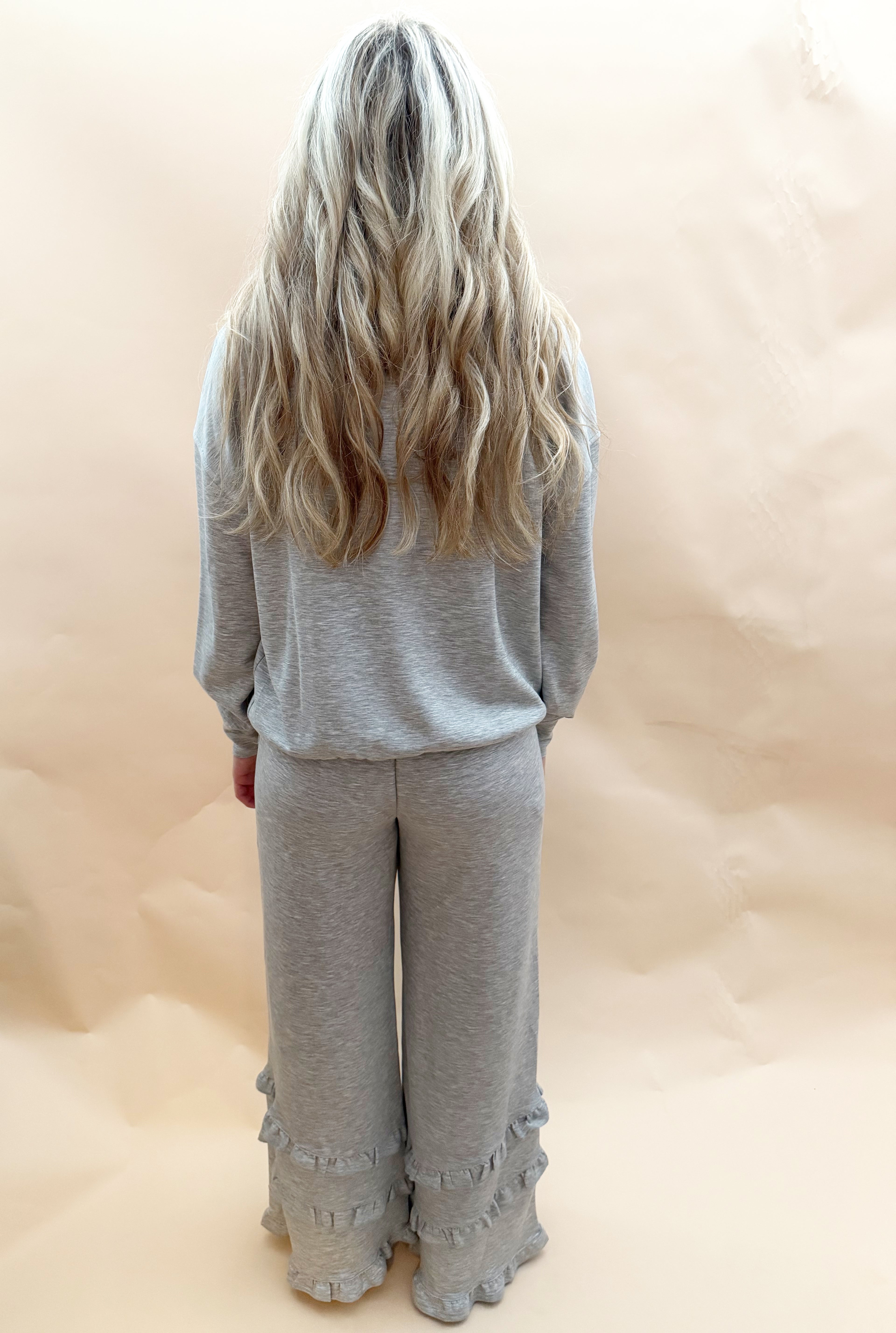 Ruffle bottom stretch pant
