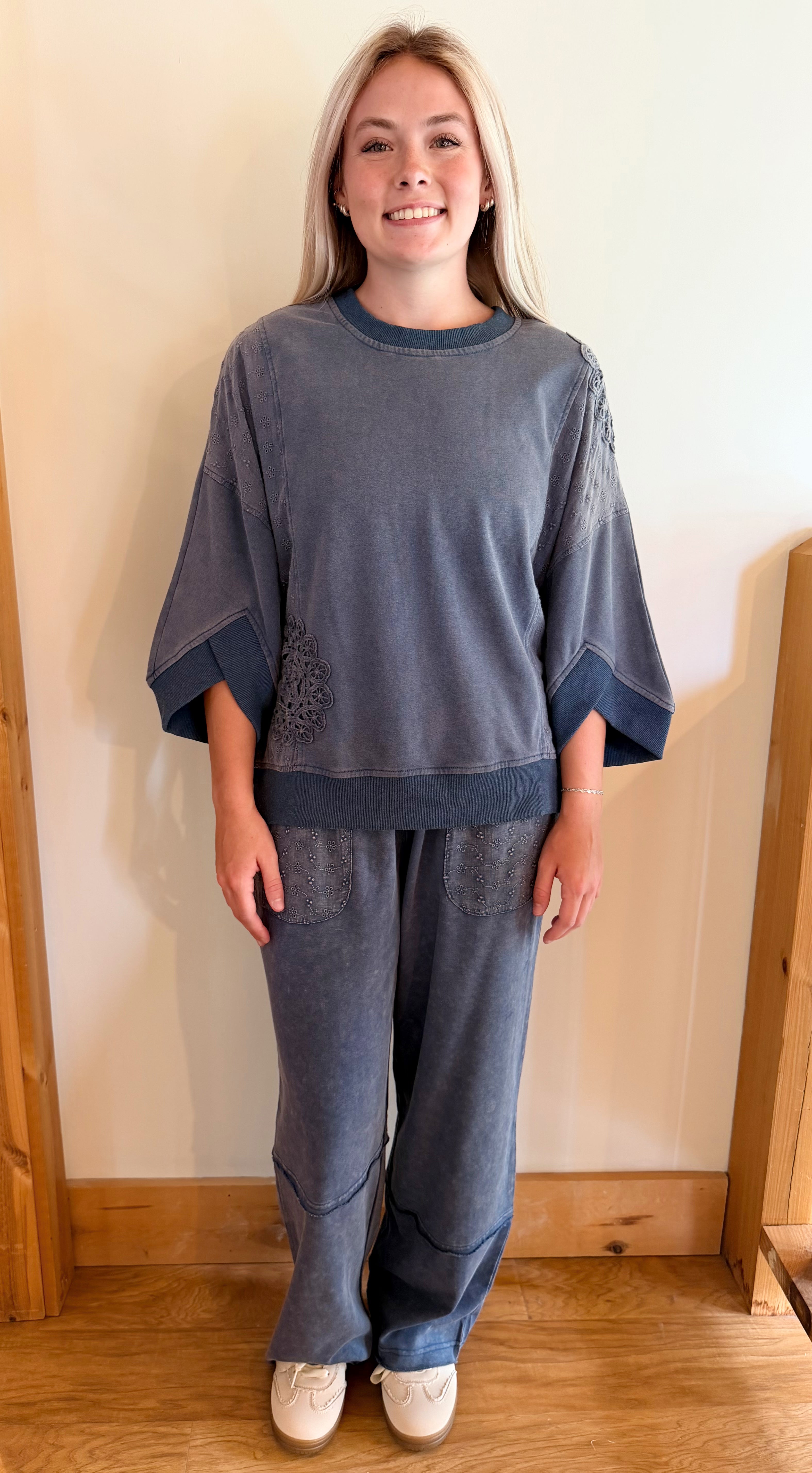 Mineral washed sweatshirt