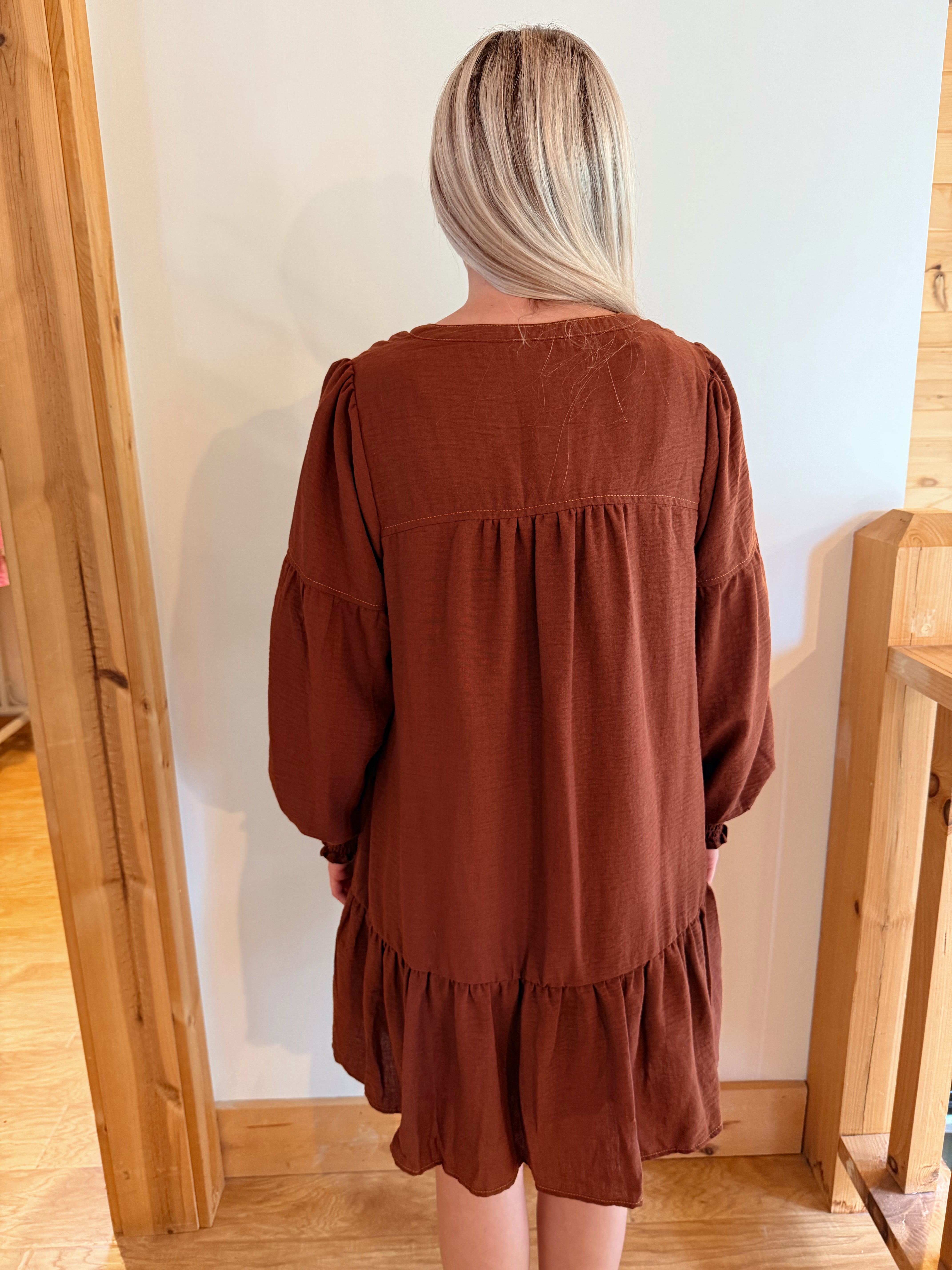 Solid vneck dress with pockets