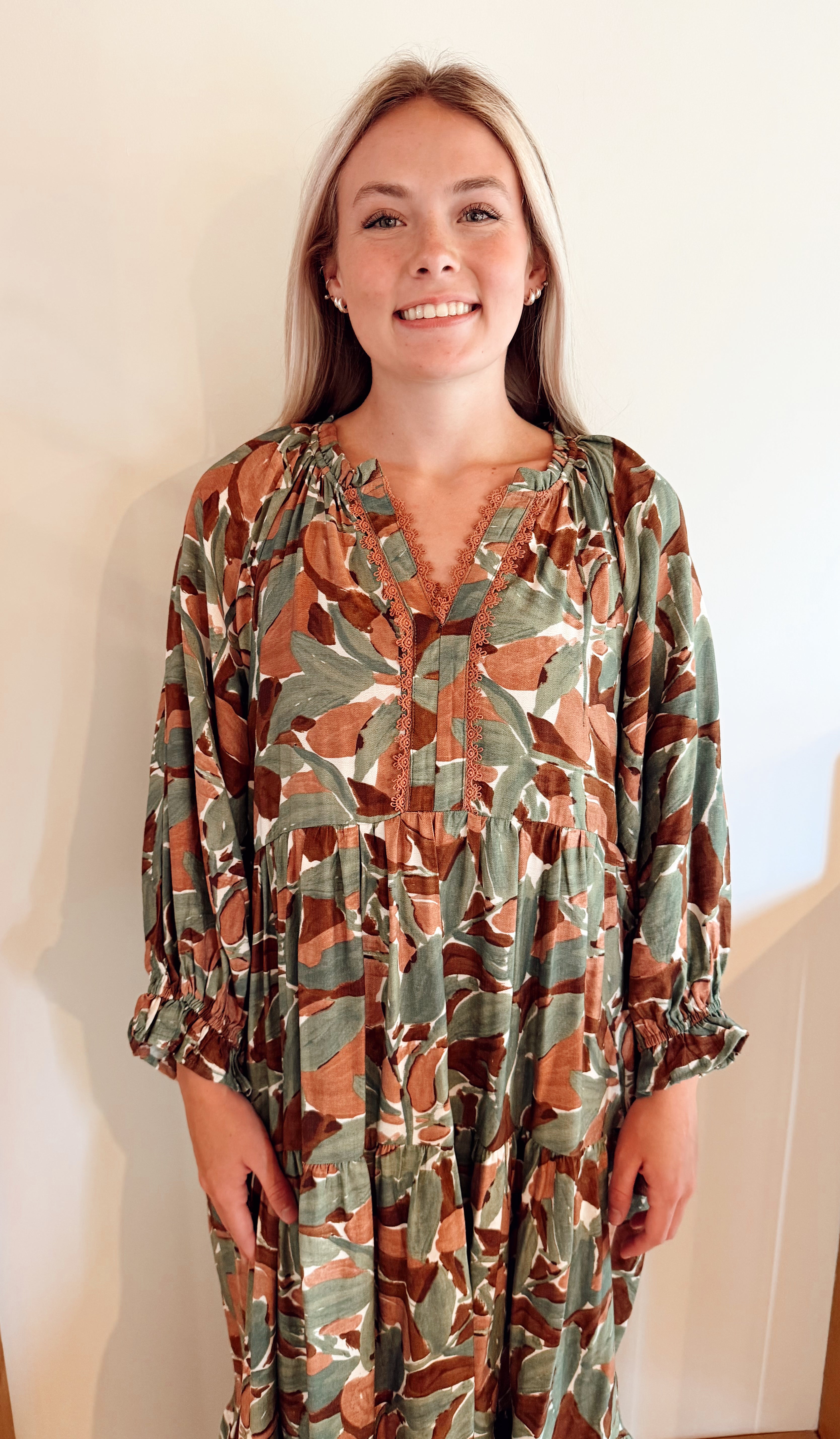 Print tiered midi dress