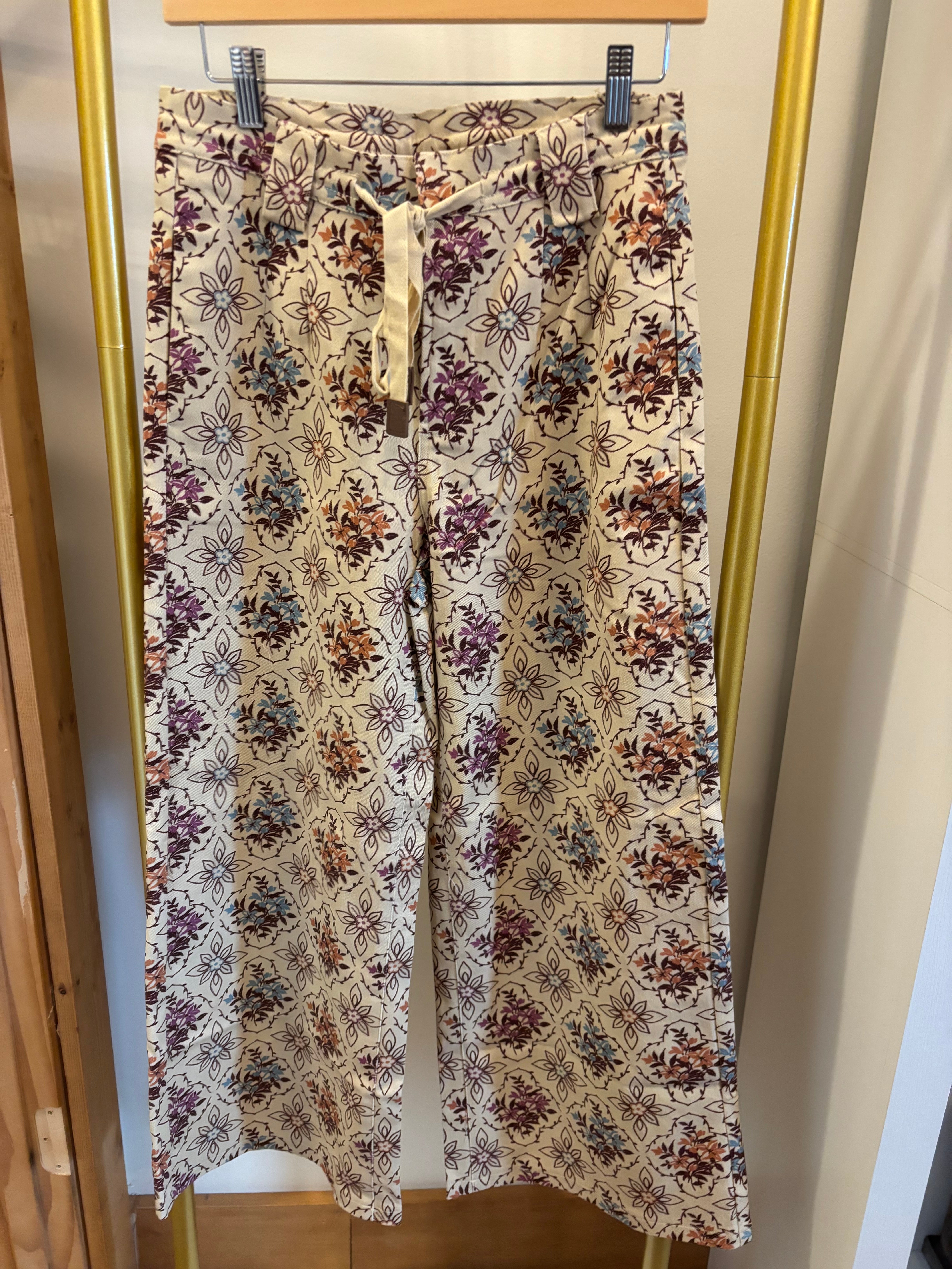 Wide leg pant with tie