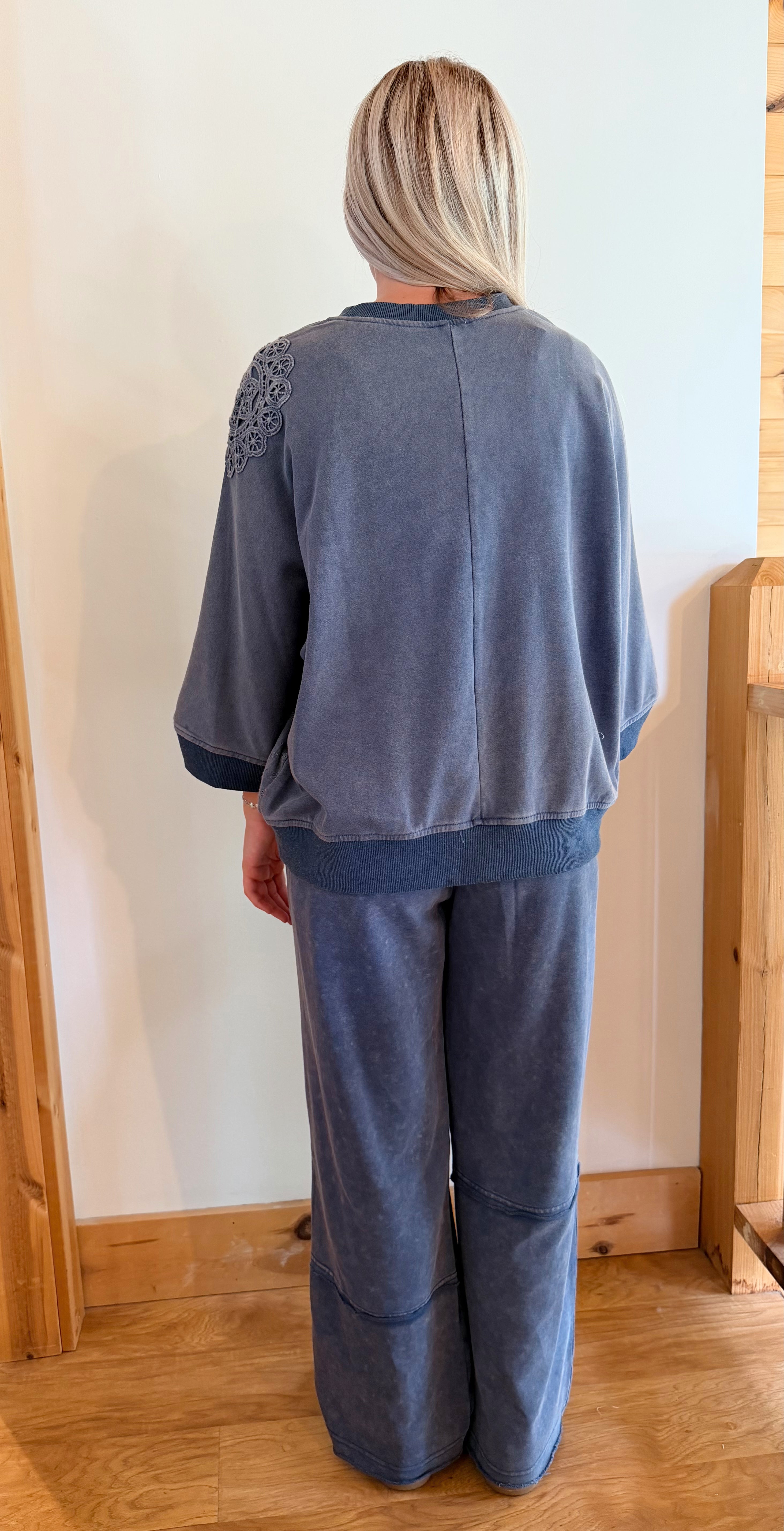 Mineral washed sweatshirt