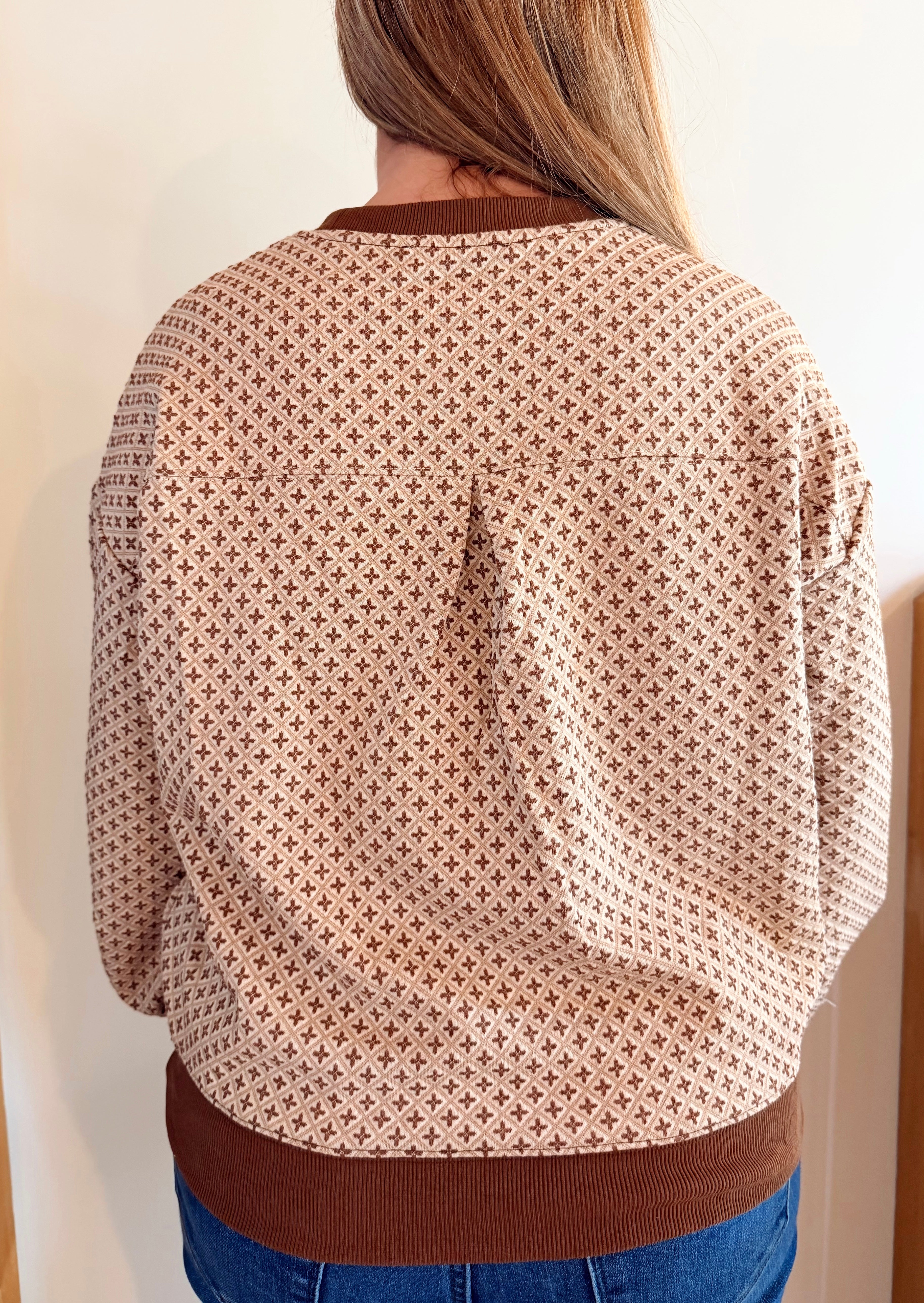 Printed crewneck long sleeve top