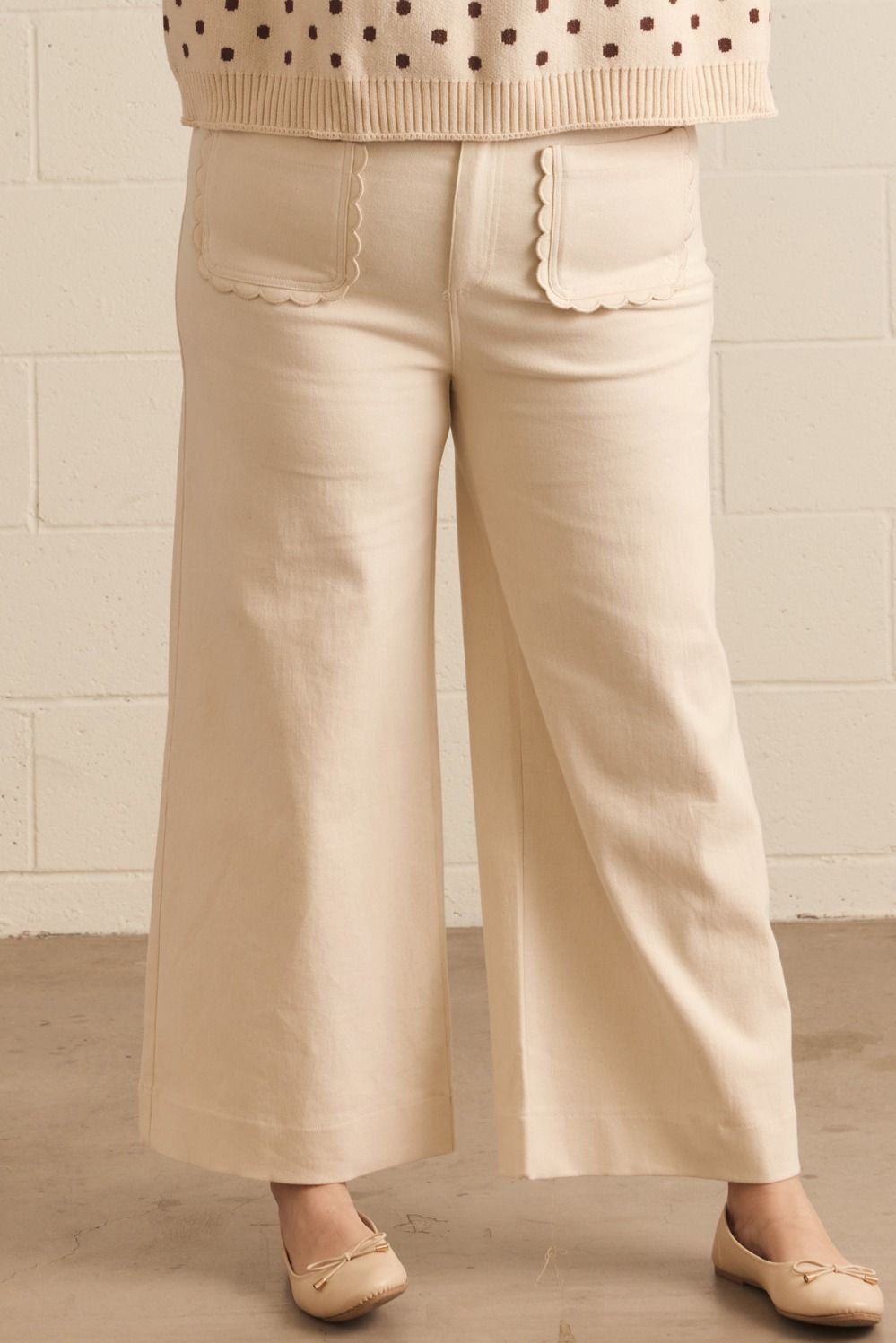Scallop pocket wide leg pant