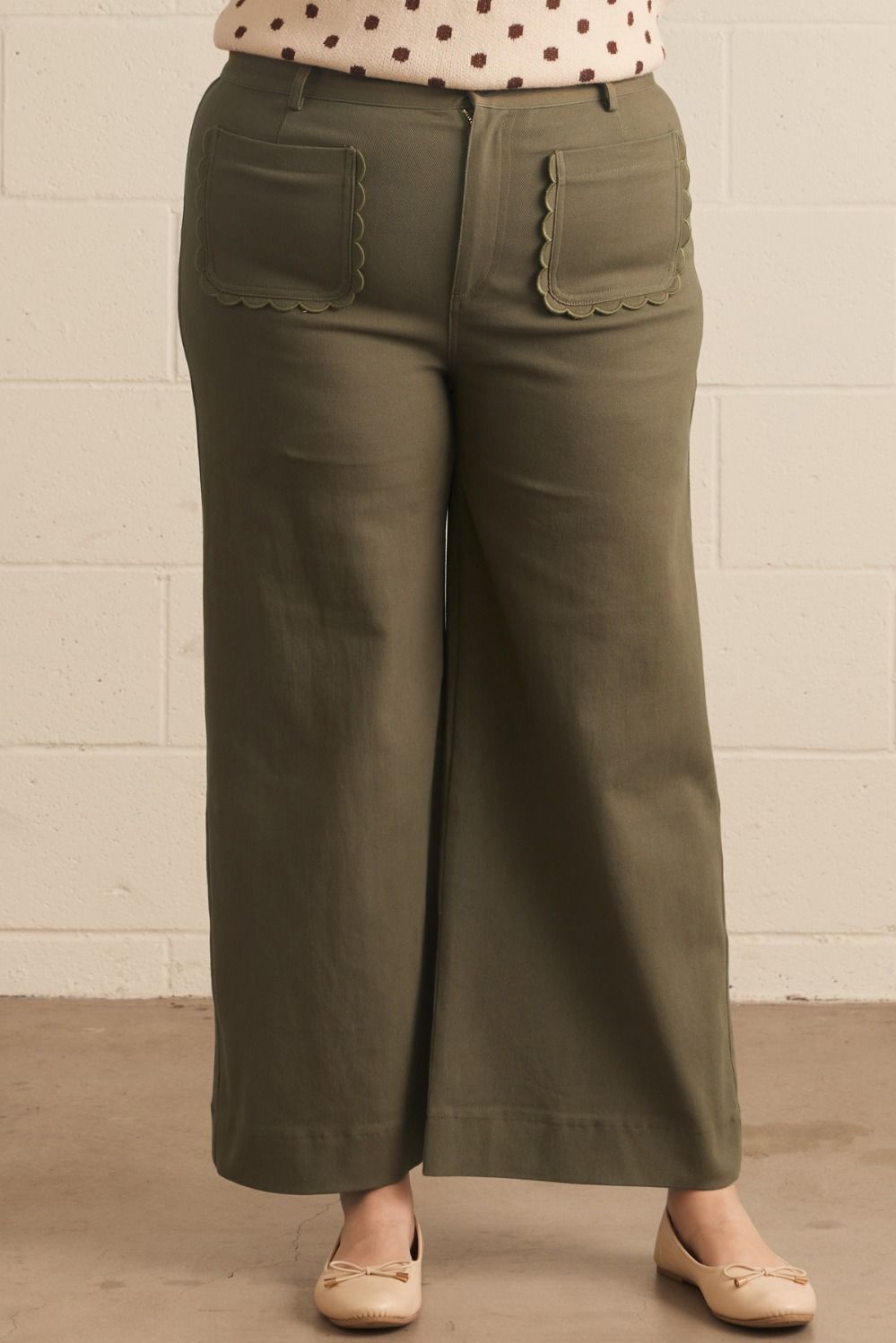 Scallop pocket wide leg pant