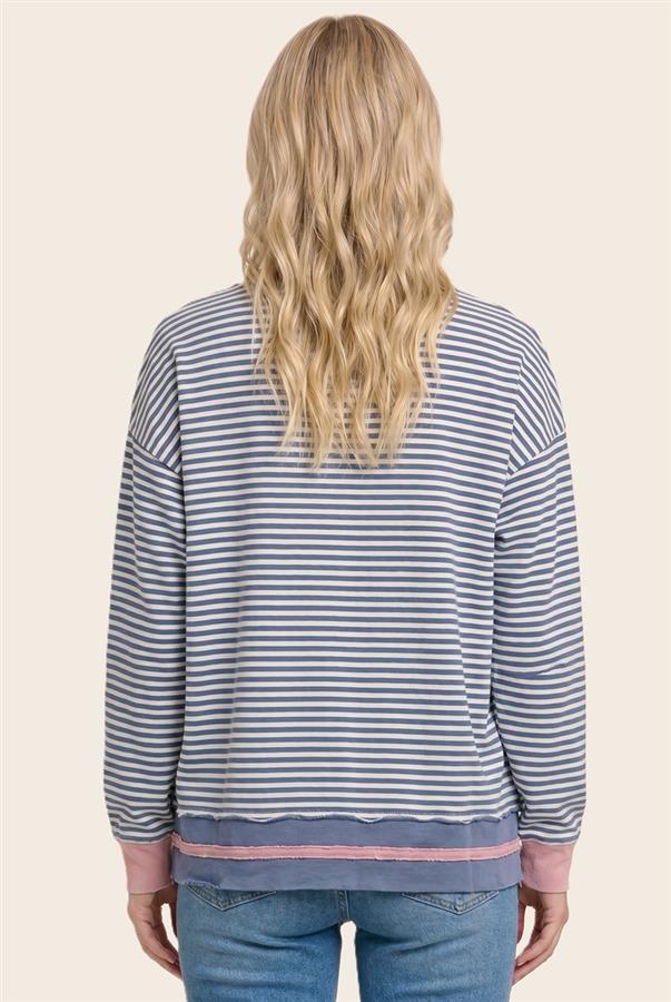 Color contrast long sleeve top