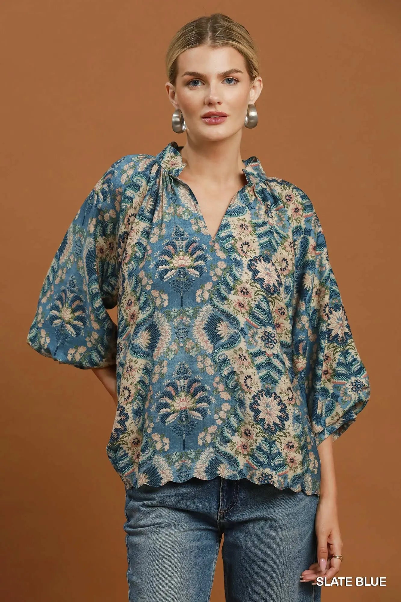 Scalloped printed vneck top
