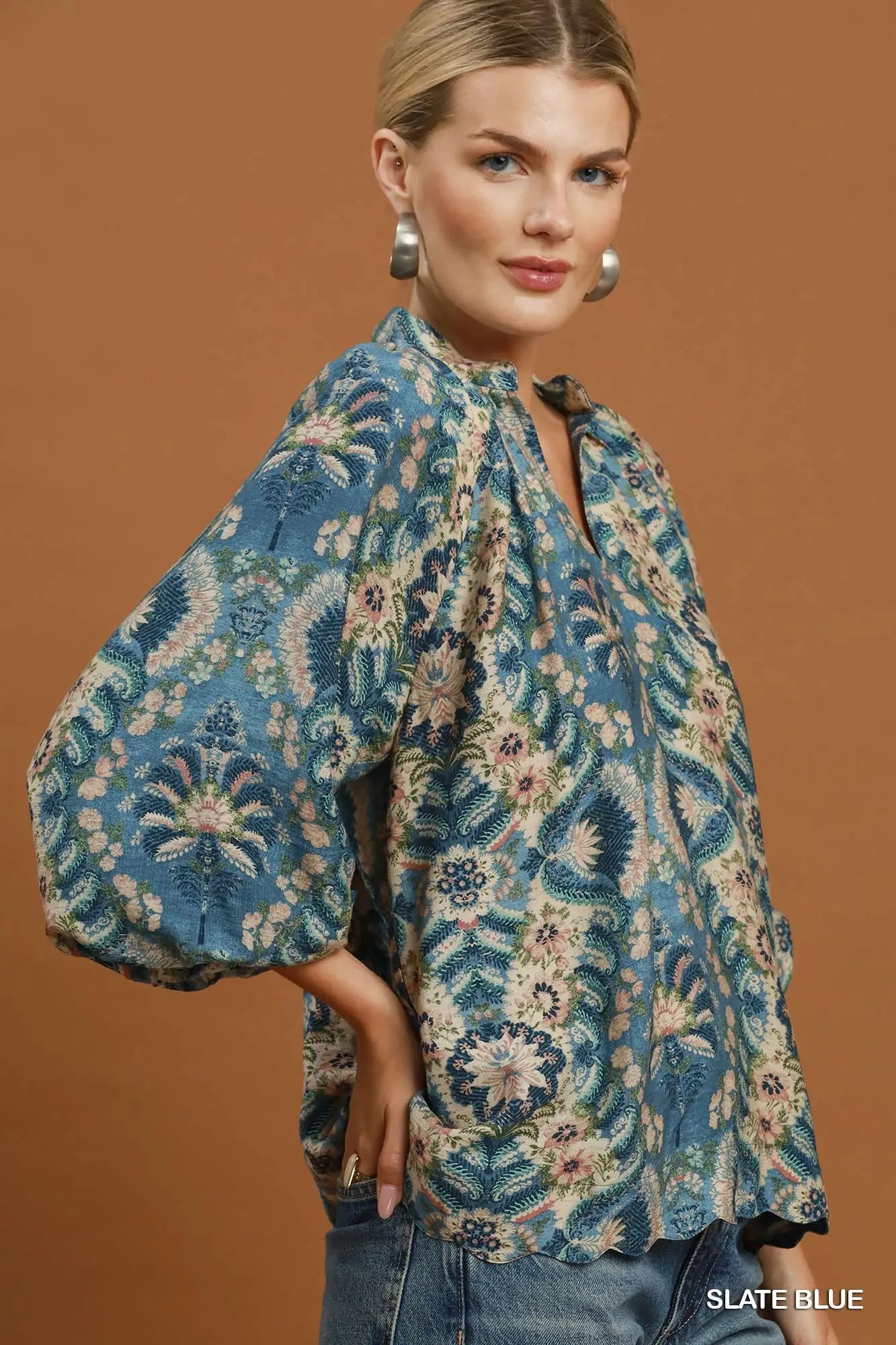 Scalloped printed vneck top