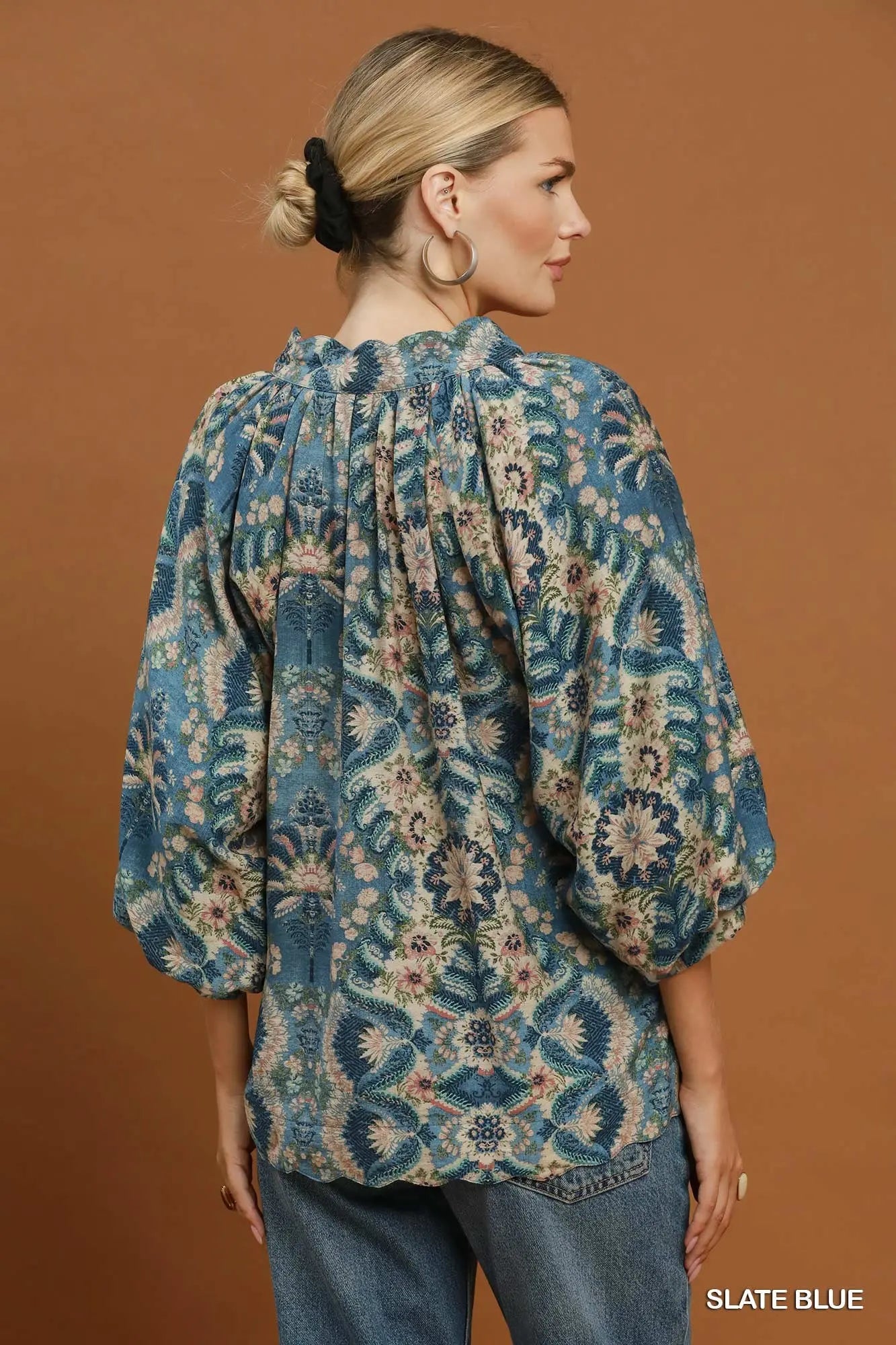 Scalloped printed vneck top